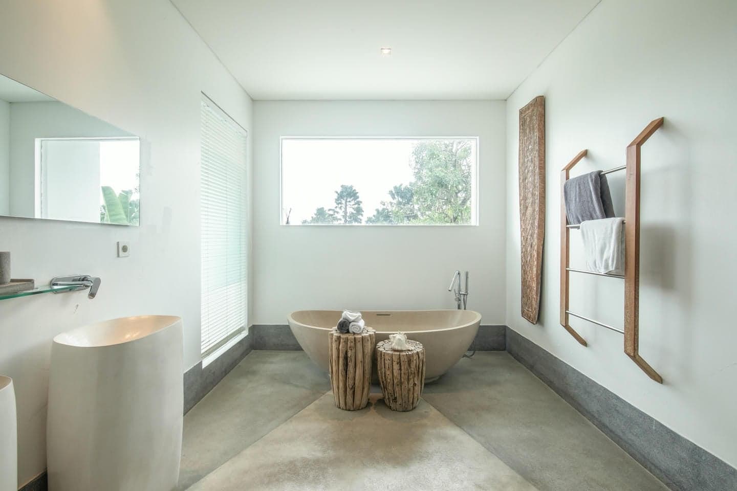 Villa Niko Dua — bathroom with freestanding bath